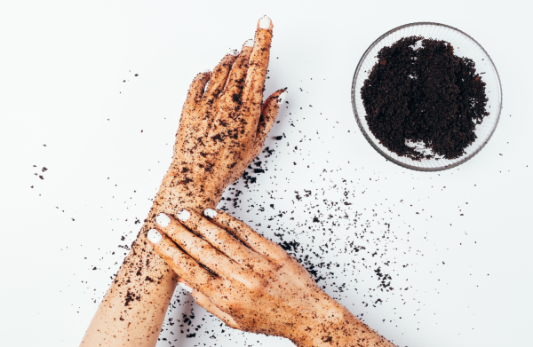 IL CAFFE’, ESFOLIANTE NATURALE